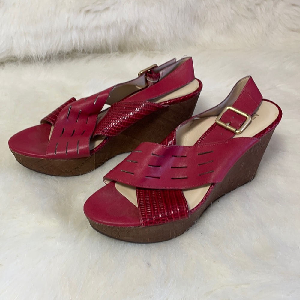 Ruby Red Wedges And Very Light Weight. - image 1